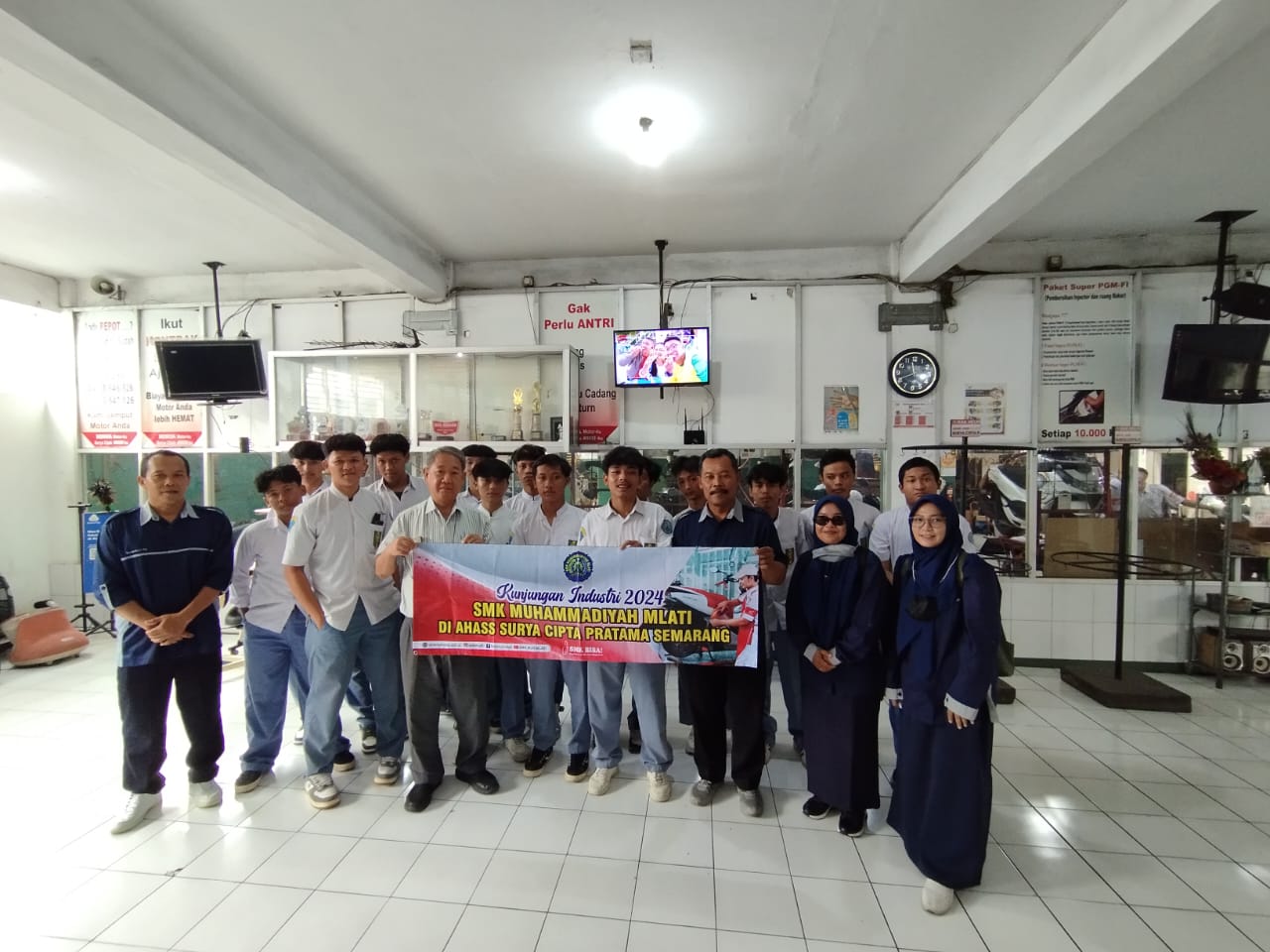 Kunjungan Industri SMK Muhammadiyah Mlati ke Ahass Kunjungan Industri SMK Muhammadiyah Mlati ke Ahass